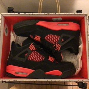 Jordan 4 red thunder